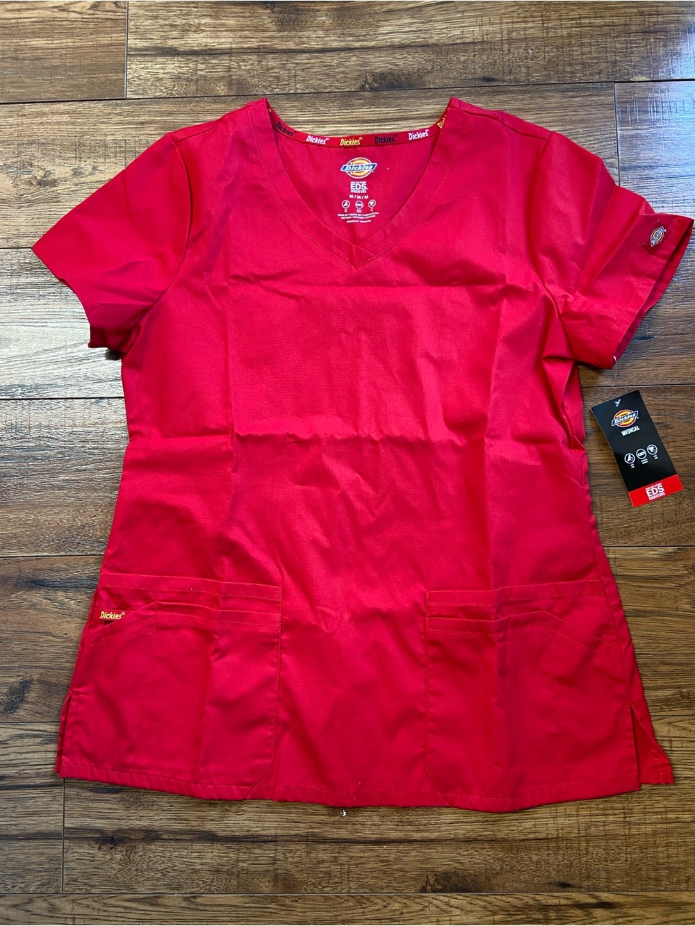 NEW Dickies Scrubs EDS Signature Women Medium V-Neck Scrub Top Red Pockets Soft